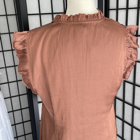 NWT Grade & Gather Ruffle Sleeve Top Blouse Tank in Cacao color - Picture 4 of 7